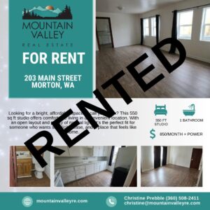 Home for rent in Packwood